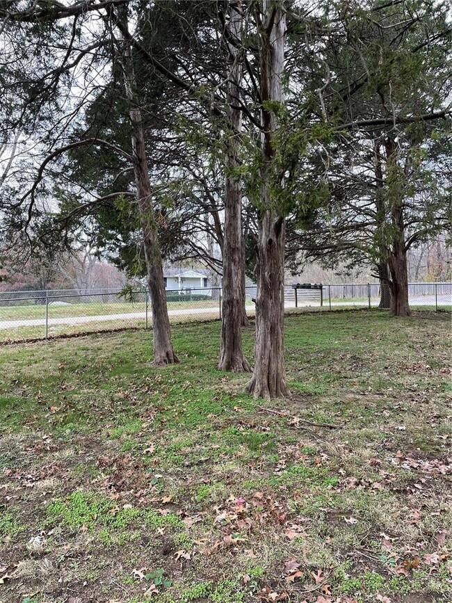 Foto del edificio - 7171 Rosemary Ln