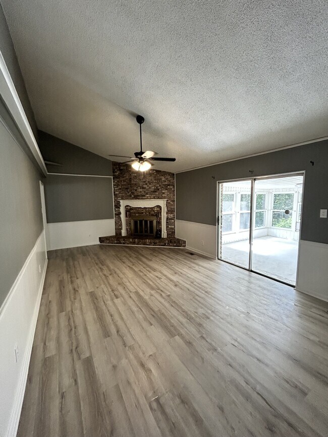 Building Photo - 3500 Bunker Hill Dr