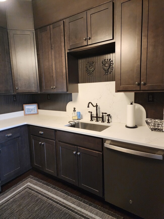 Building Photo - 432 E Main St