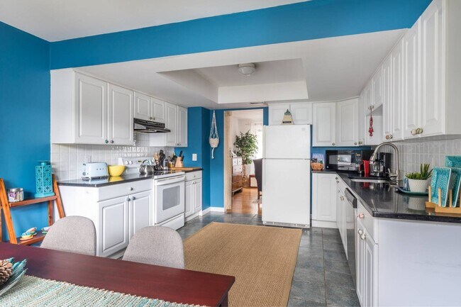 Building Photo - 50 Hubbard Ln