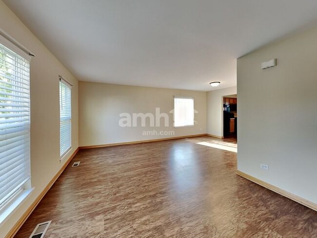 Building Photo - 5518 Stonybrook Dr