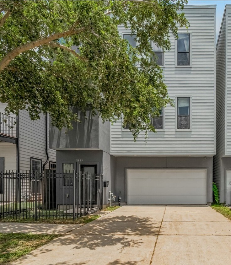 Foto principal - 2115 Hadley St