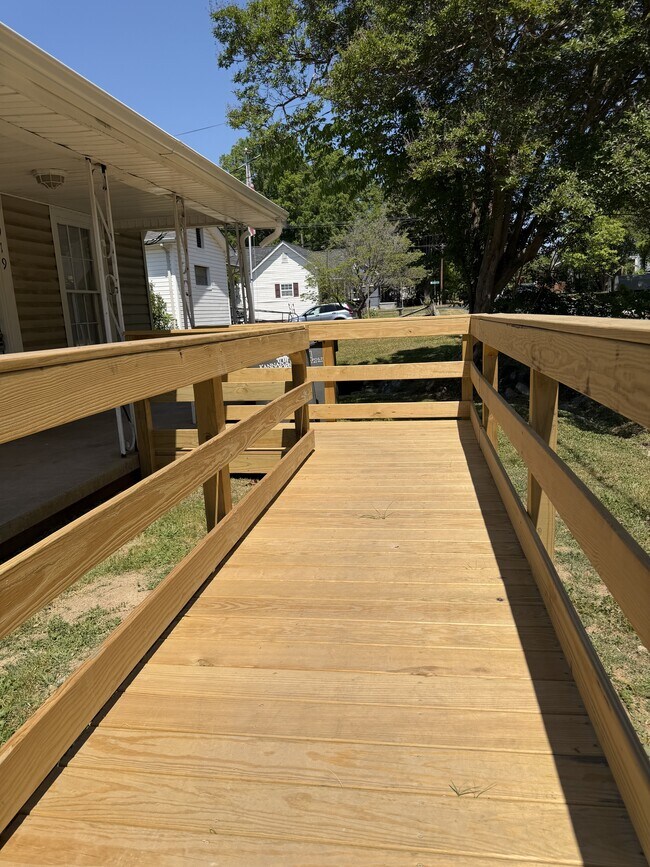 Foto del edificio - 919 N Walnut St