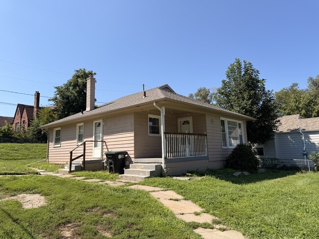 Building Photo - 6504 N 33rd St