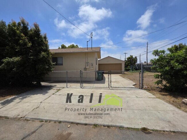 Foto del edificio - 2128 Flintridge Dr