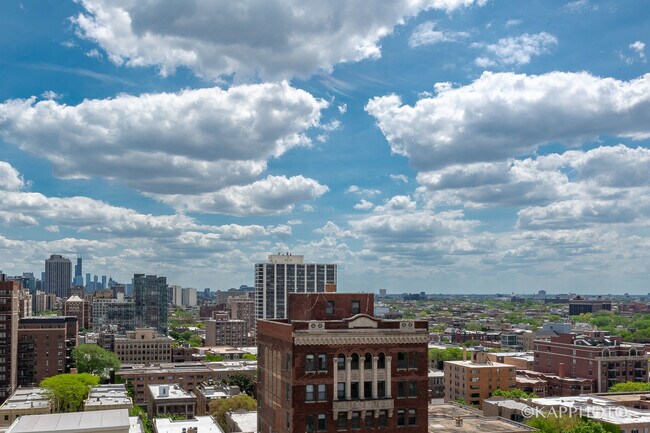 Building Photo - 3420 N Lake Shore Dr