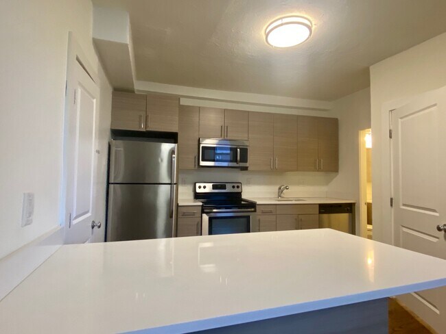 Building Photo - 5 N Margin St