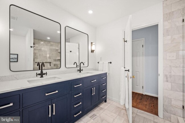 Building Photo - 325 Beaumont Rd