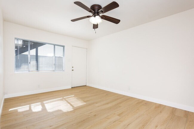 Building Photo - Parks