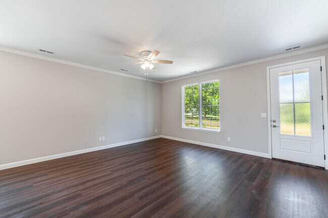 Foto del edificio - 212 Green Meadows Cir