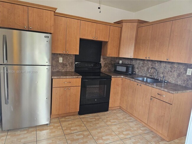 Foto del edificio - 150 NW 122nd St