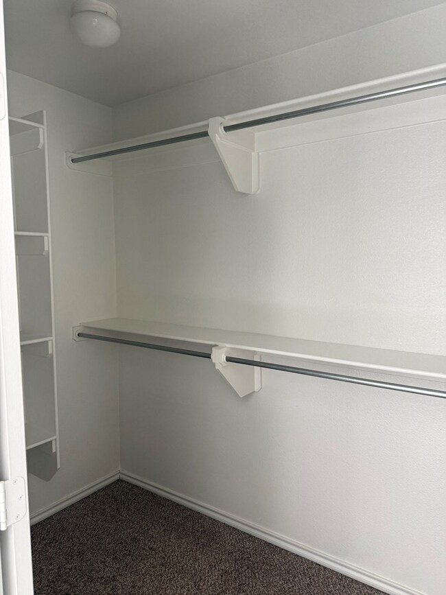 Foto del edificio - 1815 Masquerade Blvd