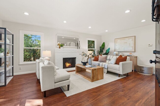 Foto del edificio - 15603 Benedict Ln