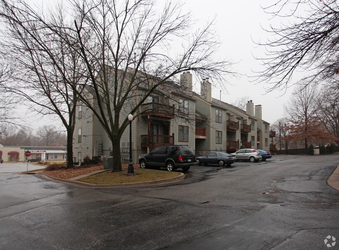 Primary Photo - Deerwalk Condominium