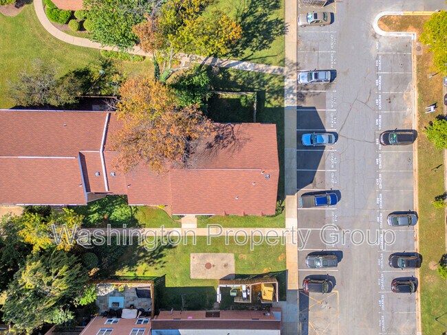 Foto del edificio - 736 Quince Orchard Blvd