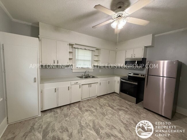 Building Photo - Affordable & Spacious 2-Bedroom in Convenient Orangeburg Location