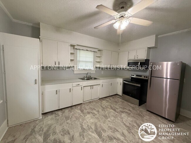 Foto del edificio - Affordable & Spacious 2-Bedroom in Convenient Orangeburg Location