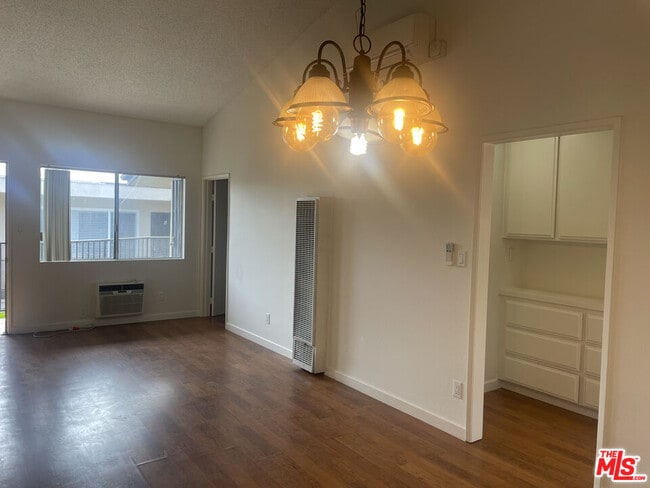 Foto del edificio - 1249 N Virgil Ave