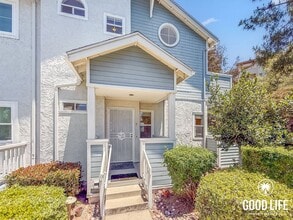 Building Photo - 9910 Scripps Vista Way