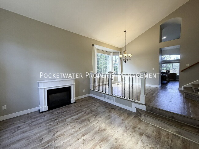 Building Photo - 2127 Mountain Iris Dr