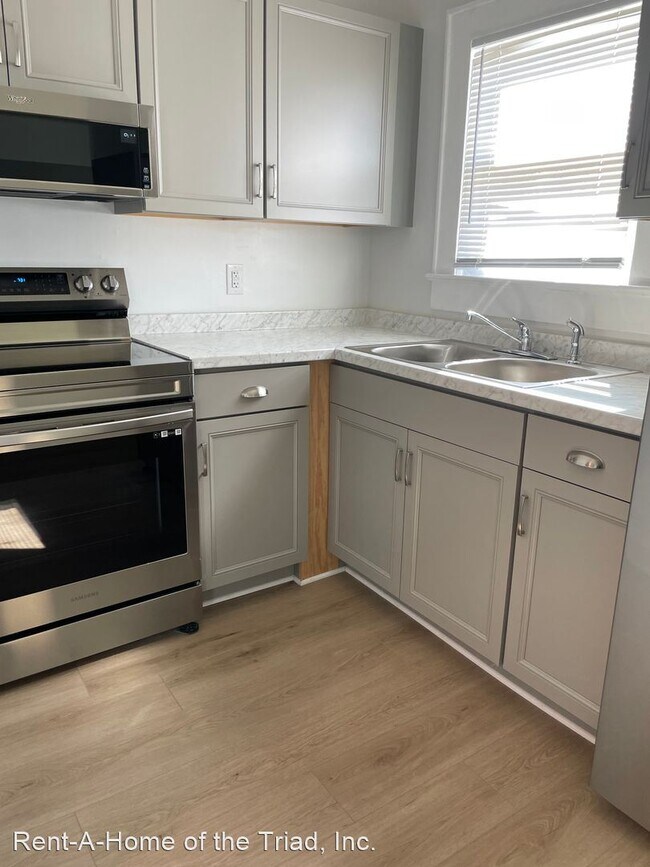 Building Photo - 1 br, 1 bath House - 2323 Spring Garden St...