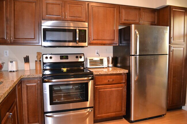 Building Photo - 3149 Millwood Terrace