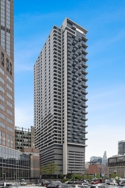 Building Photo - 235 W Van Buren St