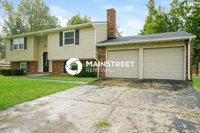 Photo - 4 Bedroom Pet-Friendly Home in JEFFERSONVILLE, IN with Main Street Renewal