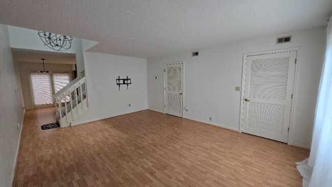 Foto del edificio - 604 Ledgeview Park Dr
