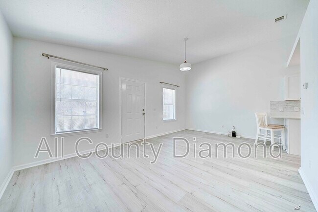 Building Photo - 2625 Lagoon Knoll Dr