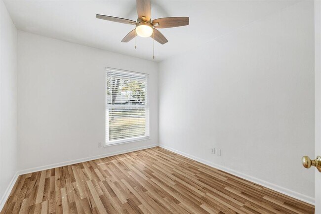 Foto del edificio - 11904 Highland Oaks Trail