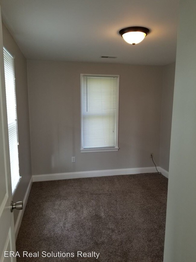 Foto del edificio - 2 br, 1 bath House - 490 Hill Road North 490