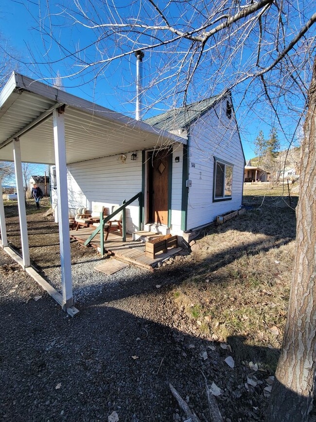 Building Photo - 1 bed/1 bath in Adin CA