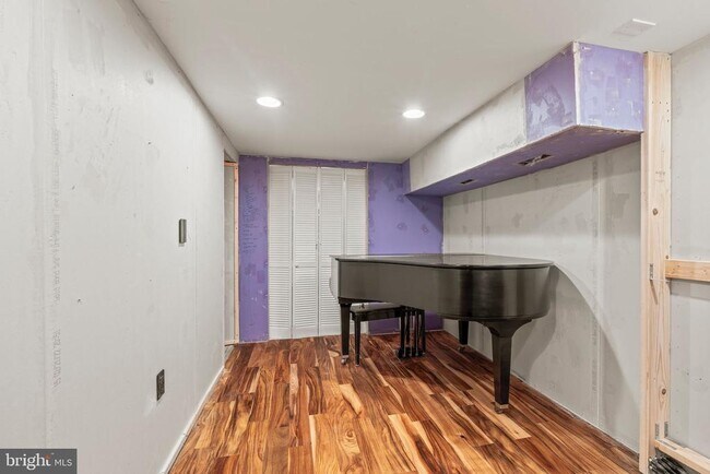 Foto del edificio - 422 Dudley St