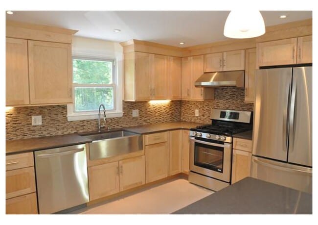 Building Photo - 11 Rockland Pl