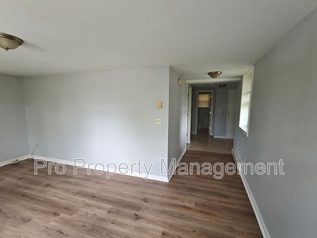 Foto del edificio - 14 Edgewood Rd