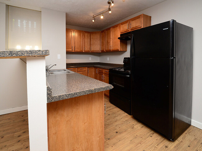 Building Photo - 649 S 19th Ave