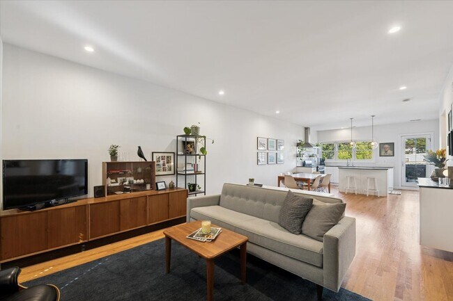 Foto del edificio - 2455 W Ohio St