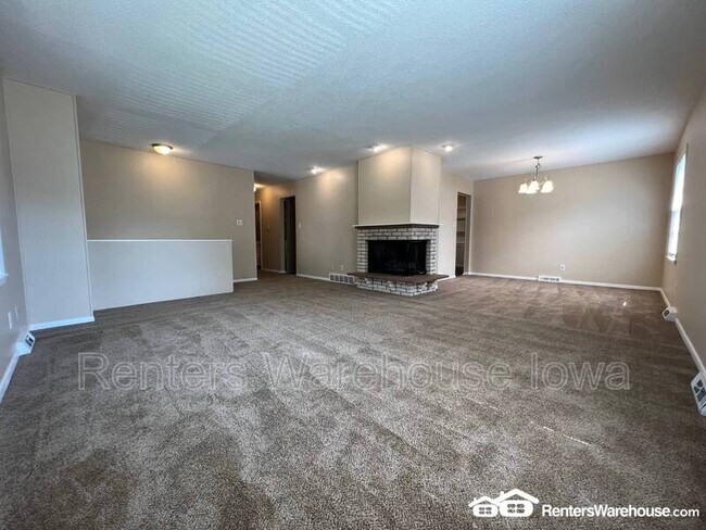 Foto del edificio - 2501 Rocklyn Dr