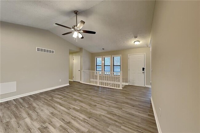 Foto del edificio - 647 Sunshine Trce NW