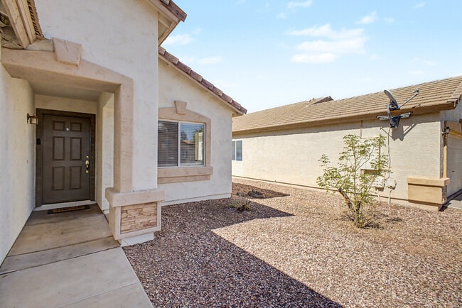 Building Photo - 22820 W Papago St
