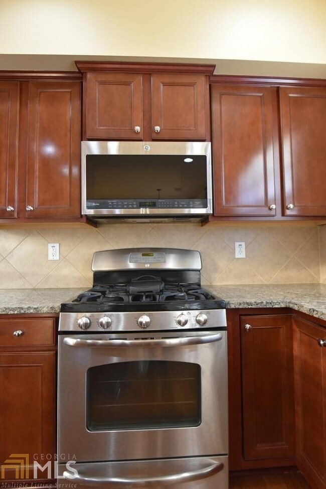 Building Photo - 565 Cricklewood Dr