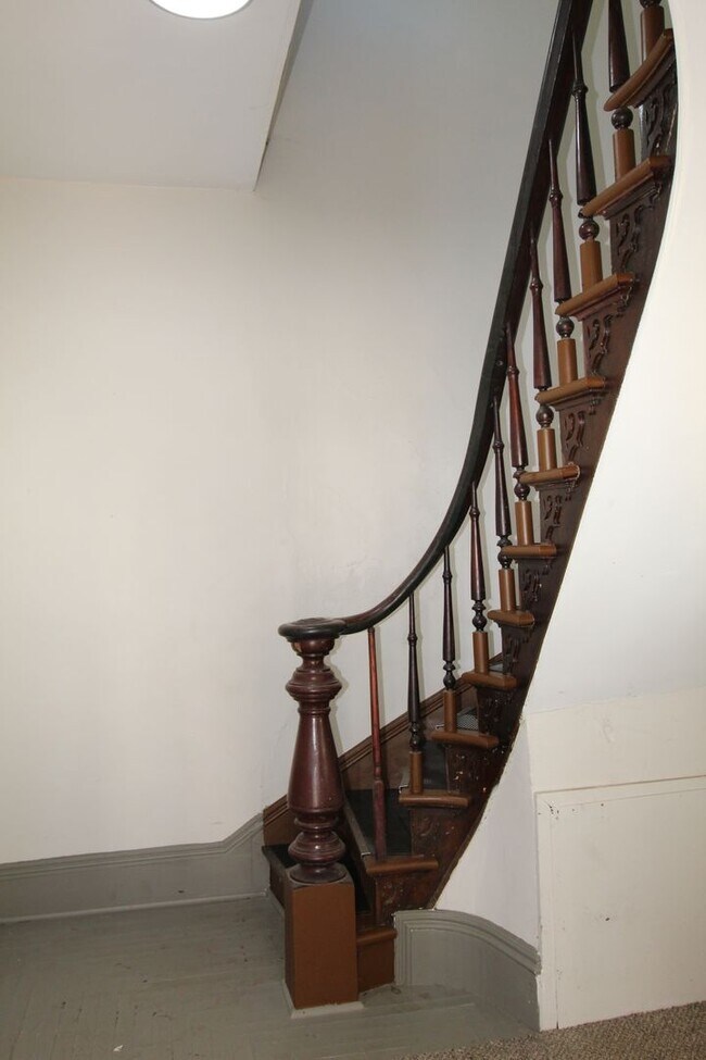 Foto del edificio - Two Bedroom Duplex