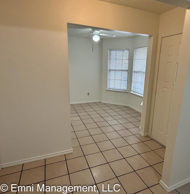 Foto del edificio - 2706 Jade Rd