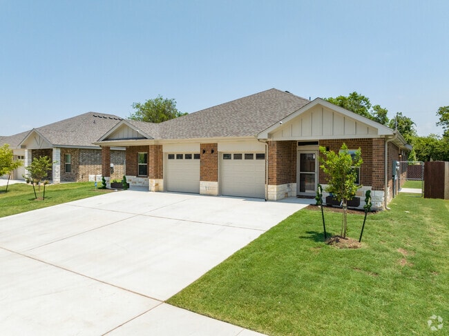 Building Photo - 3511 Abraham Dr