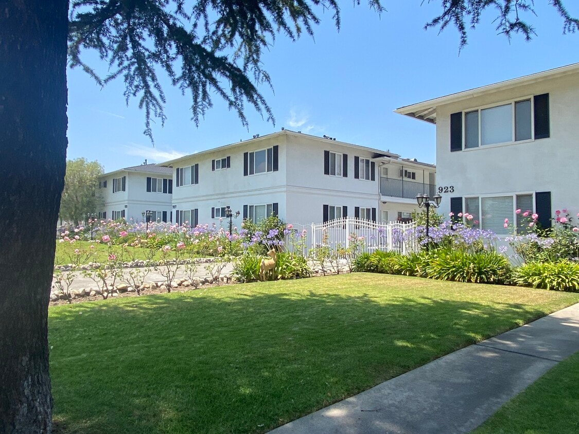 933 W Huntington Dr Unit 927, Arcadia, CA 91007 Apartments in Arcadia