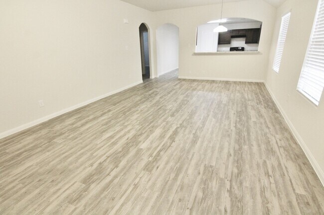 Building Photo - Tesoro Hills - 8202 Tesoro Hills, San Anto...