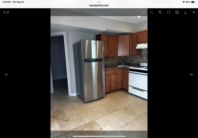 Foto del edificio - 183 Merrill Ave