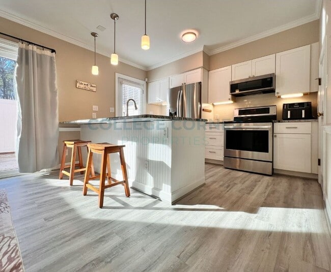 Photo - 330 Hanover Arms Ct Townhome