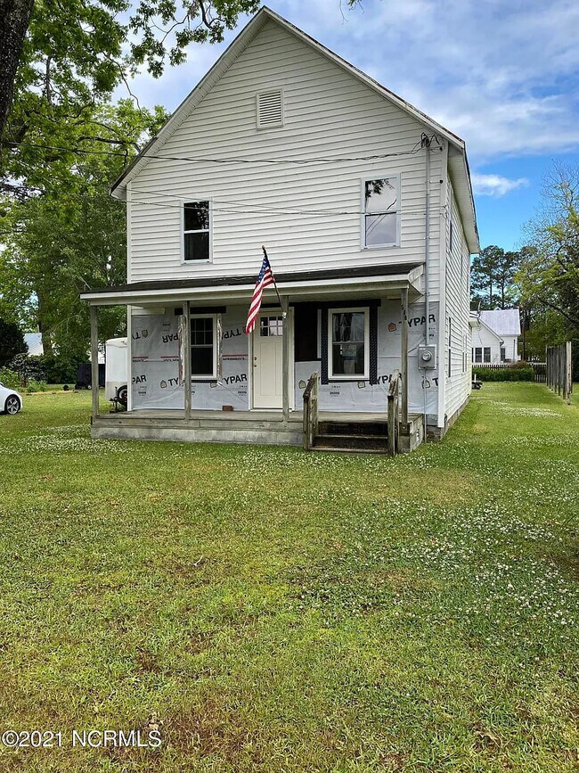 Building Photo - 509 Academy St